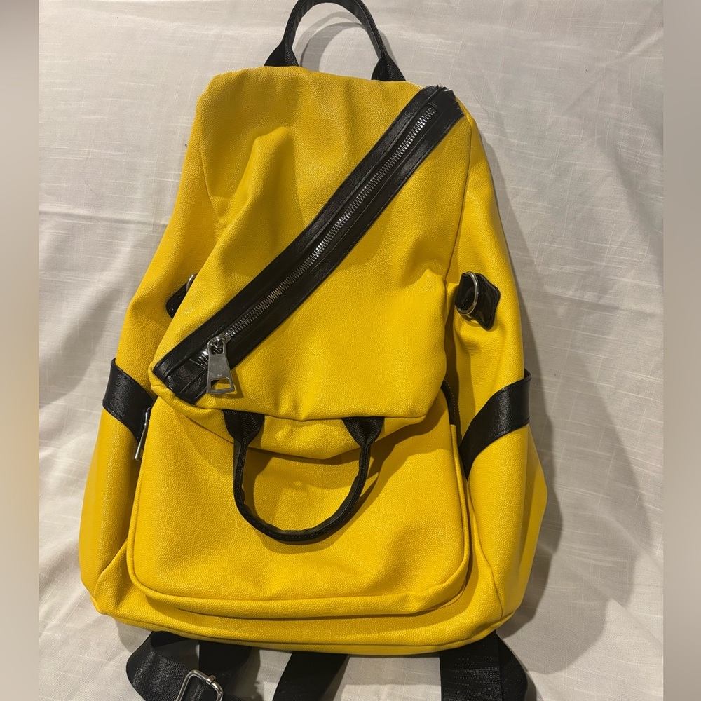Versatile yellow backpack